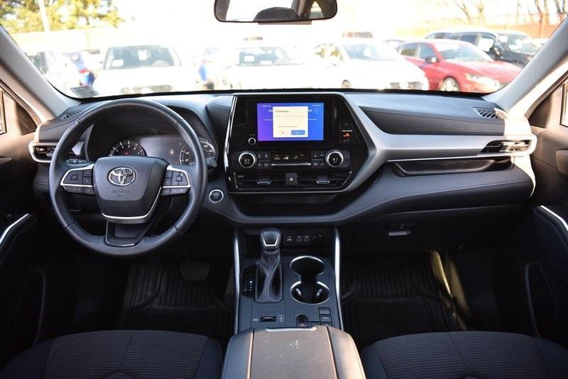 used 2024 Toyota Highlander car, priced at $38,285