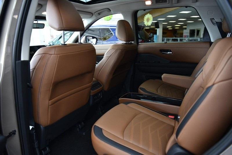 new 2025 Nissan Pathfinder car, priced at $48,105