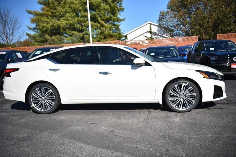 new 2025 Nissan Altima car, priced at $33,695