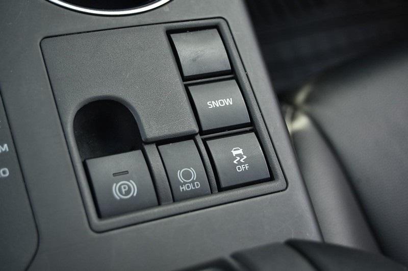 used 2024 Toyota Highlander car, priced at $40,599