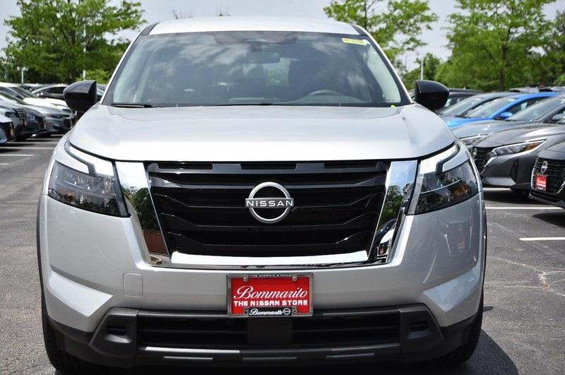 new 2025 Nissan Pathfinder car, priced at $35,940