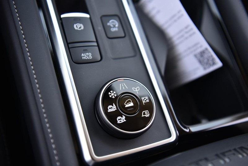 new 2025 Nissan Pathfinder car, priced at $43,845