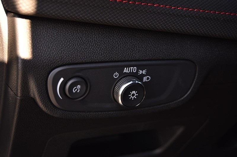 used 2025 Chevrolet TrailBlazer car, priced at $27,998