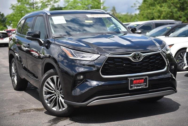 used 2023 Toyota Highlander car, priced at $48,990