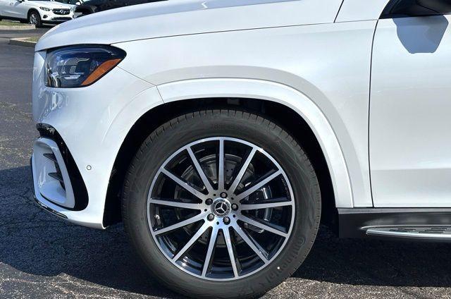 new 2026 Mercedes-Benz GLS 580 car, priced at $125,450