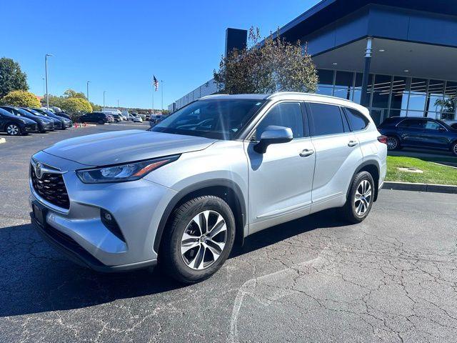 used 2020 Toyota Highlander car, priced at $26,754