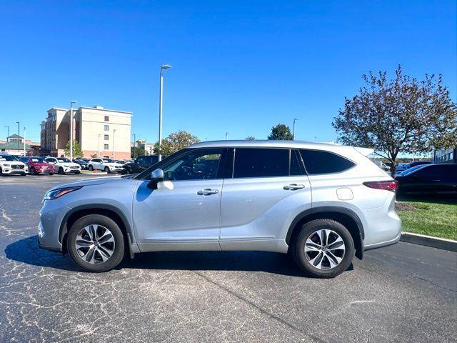 used 2020 Toyota Highlander car, priced at $26,754