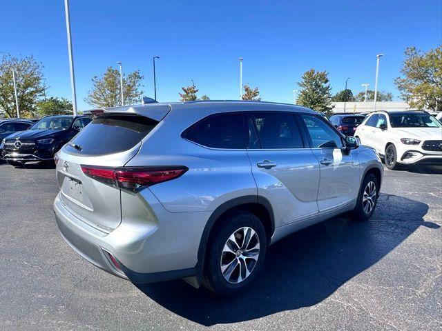 used 2020 Toyota Highlander car, priced at $26,754