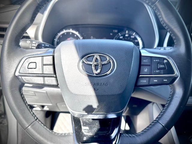 used 2020 Toyota Highlander car, priced at $26,754