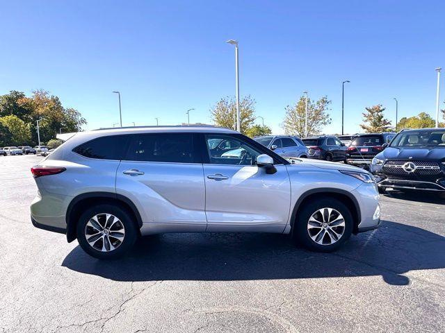 used 2020 Toyota Highlander car, priced at $26,754