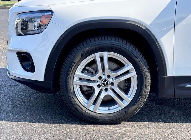 used 2021 Mercedes-Benz GLB 250 car, priced at $23,987