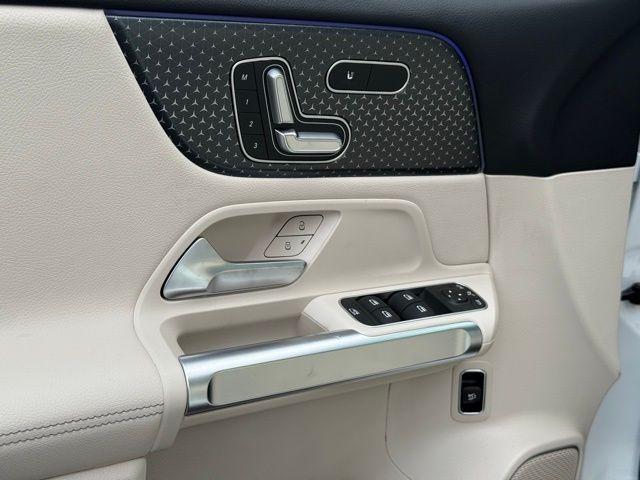 new 2025 Mercedes-Benz GLB 250 car, priced at $52,915