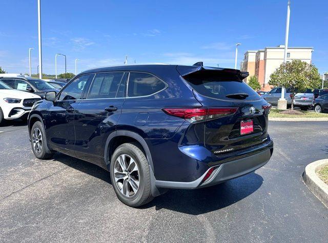used 2022 Toyota Highlander car, priced at $33,231