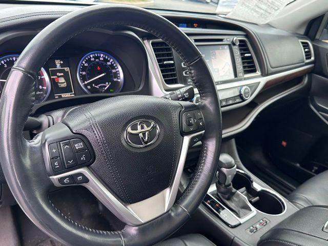 used 2015 Toyota Highlander car, priced at $20,876