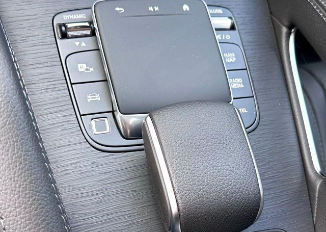 new 2025 Mercedes-Benz GLE 450 car, priced at $80,145