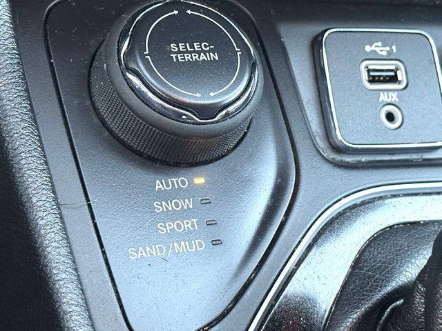 used 2022 Jeep Cherokee car, priced at $22,984