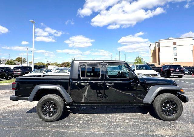 used 2021 Jeep Gladiator car, priced at $30,944