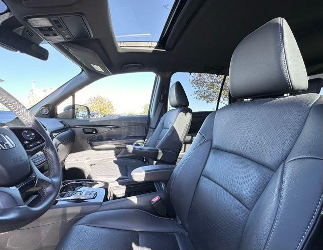 used 2022 Honda Passport car, priced at $31,644