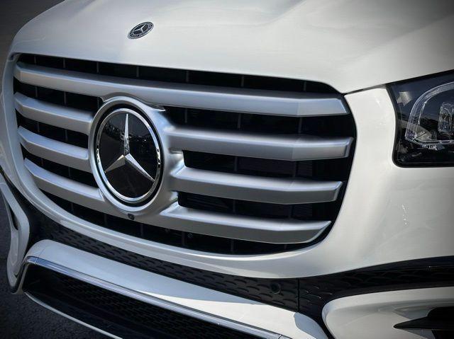 new 2026 Mercedes-Benz GLS 450 car, priced at $98,950