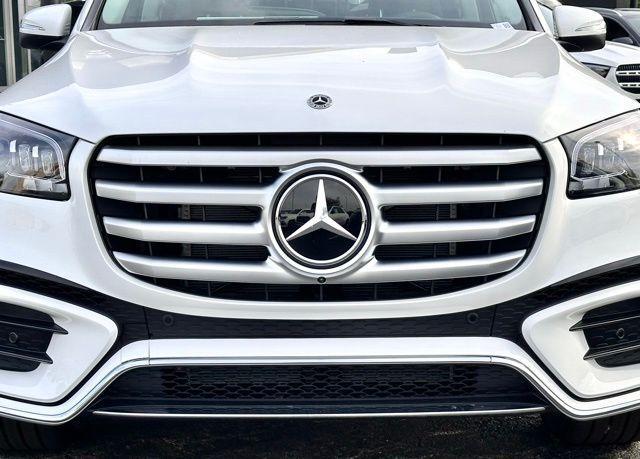 new 2026 Mercedes-Benz GLS 450 car, priced at $96,715