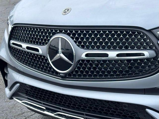 new 2025 Mercedes-Benz GLC 350e car, priced at $67,450