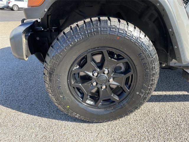 used 2021 Jeep Gladiator car, priced at $33,414