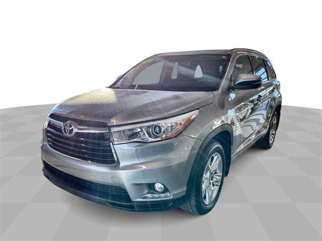 used 2015 Toyota Highlander car, priced at $13,995