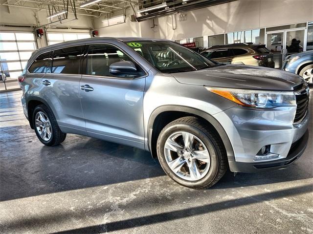 used 2015 Toyota Highlander car, priced at $13,416