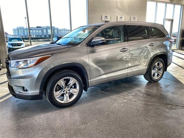 used 2015 Toyota Highlander car, priced at $13,416