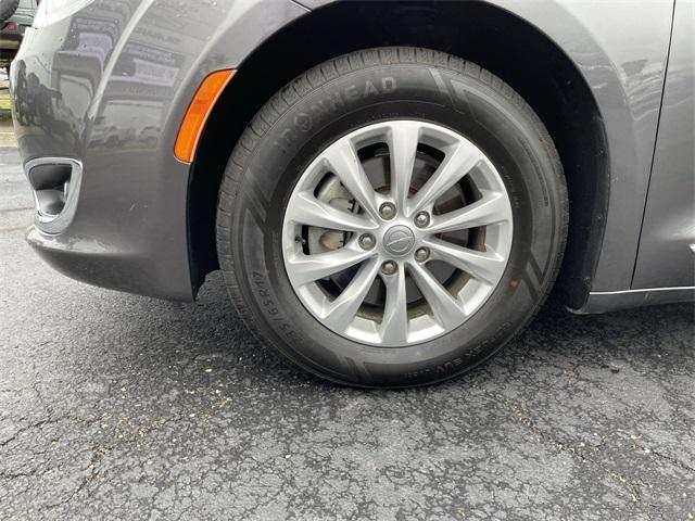 used 2018 Chrysler Pacifica car, priced at $10,999