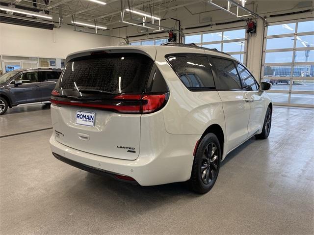 used 2021 Chrysler Pacifica car, priced at $29,667