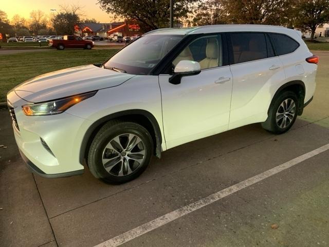 used 2021 Toyota Highlander car, priced at $33,995