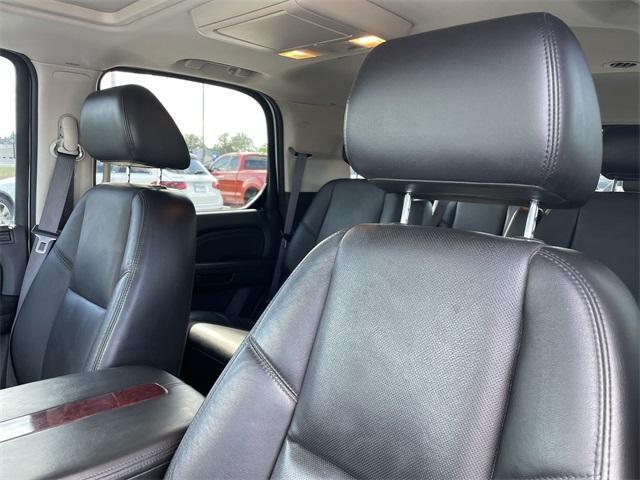 used 2009 Cadillac Escalade car, priced at $10,767