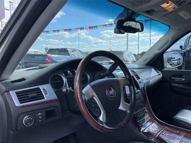 used 2009 Cadillac Escalade car, priced at $10,767