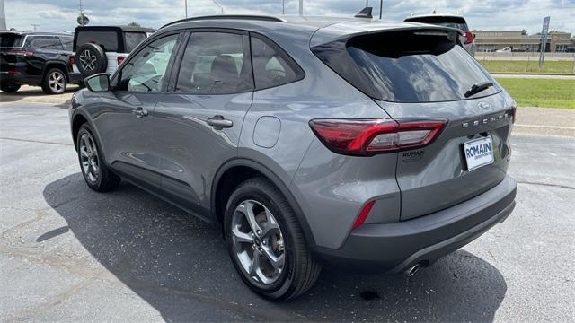 used 2025 Ford Escape car, priced at $25,224