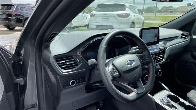 used 2025 Ford Escape car, priced at $25,224