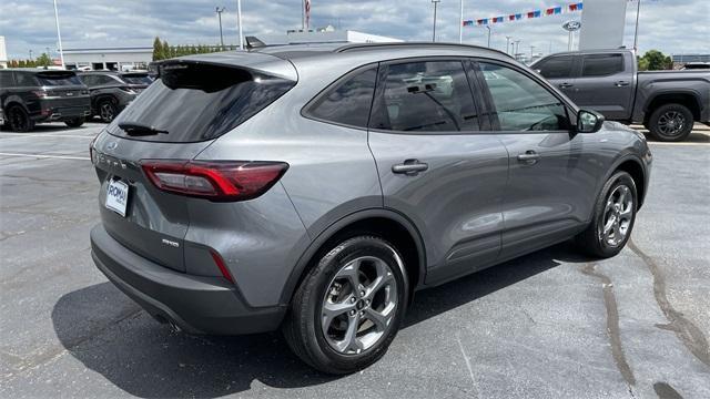 used 2025 Ford Escape car, priced at $25,224