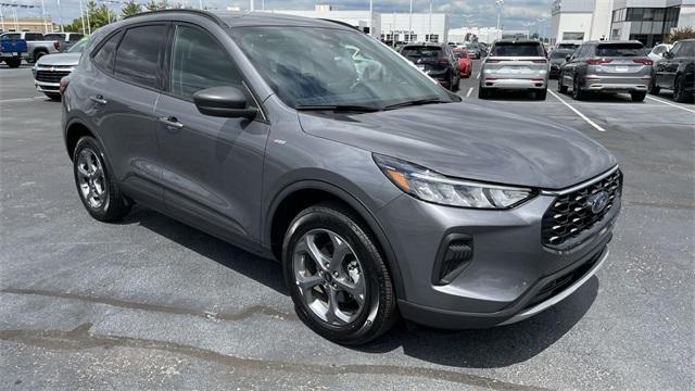 used 2025 Ford Escape car, priced at $25,224