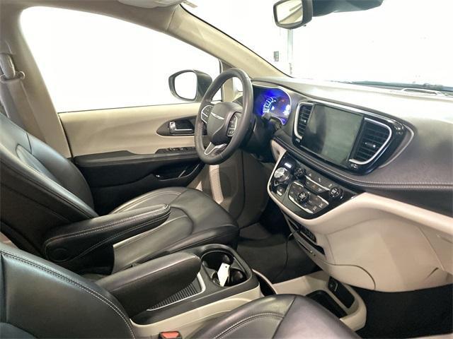 used 2023 Chrysler Pacifica Hybrid car, priced at $25,997