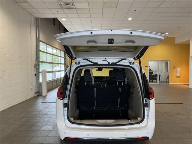 used 2023 Chrysler Pacifica Hybrid car, priced at $25,997