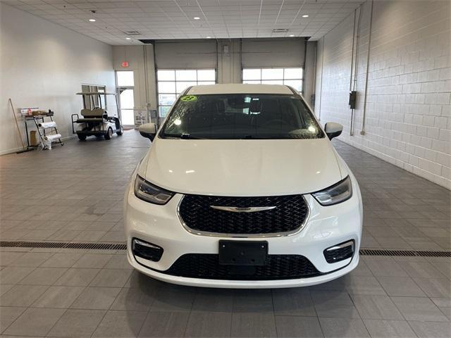 used 2023 Chrysler Pacifica Hybrid car, priced at $25,997