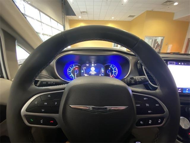used 2023 Chrysler Pacifica Hybrid car, priced at $25,997