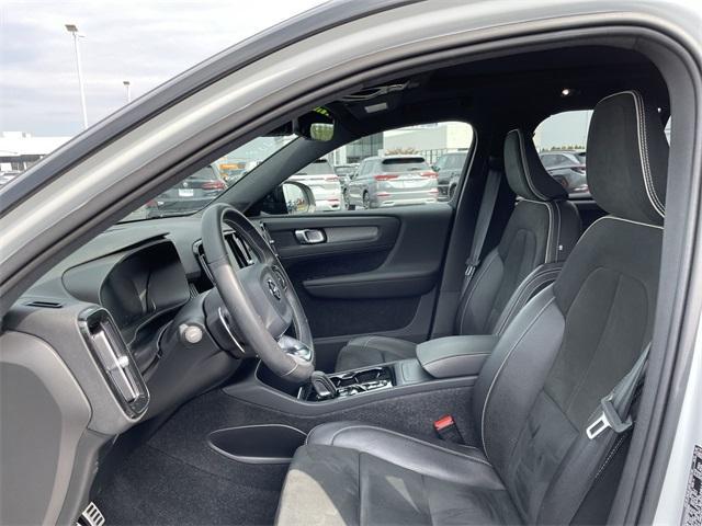 used 2019 Volvo XC40 car, priced at $22,971