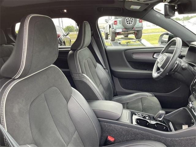 used 2019 Volvo XC40 car, priced at $22,971