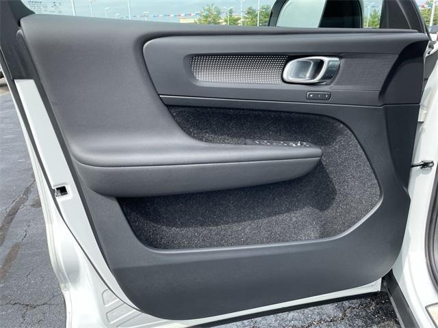 used 2019 Volvo XC40 car, priced at $22,971