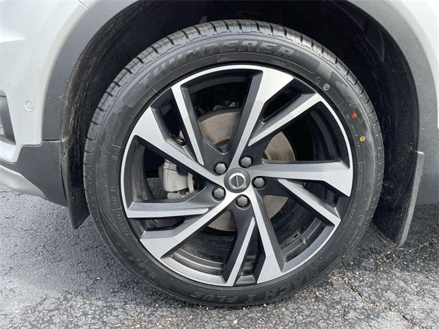 used 2019 Volvo XC40 car, priced at $22,971