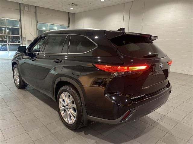 used 2021 Toyota Highlander Hybrid car, priced at $39,933