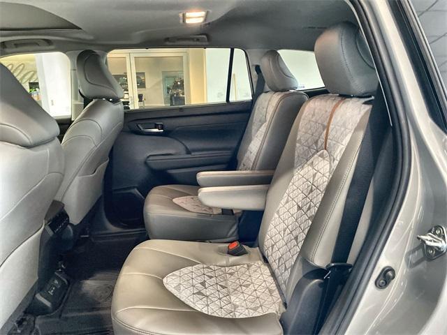 used 2023 Toyota Highlander Hybrid car, priced at $42,995