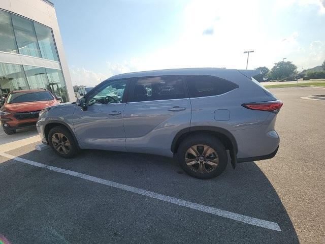 used 2023 Toyota Highlander Hybrid car, priced at $43,768