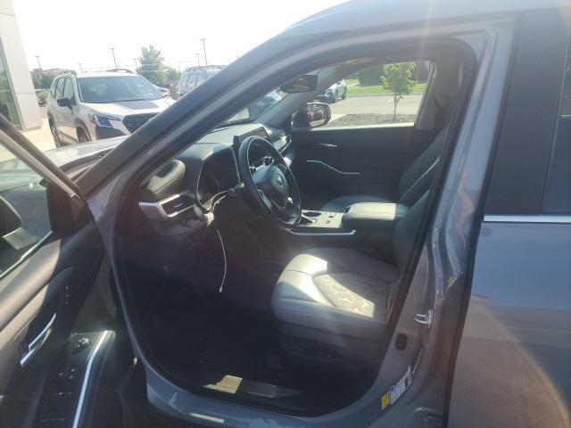 used 2023 Toyota Highlander Hybrid car, priced at $43,768